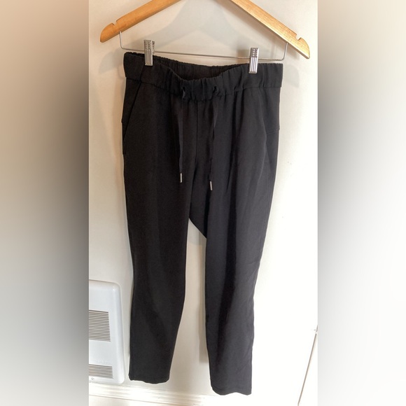 Lululemon On The Fly 28” size 4 - Picture 2 of 3